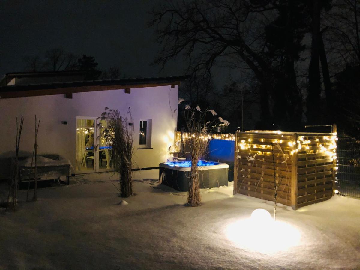 Gartenloft Mit Outdoor Whirlpool Und Garten Petershagen-Eggersdorf Extérieur photo