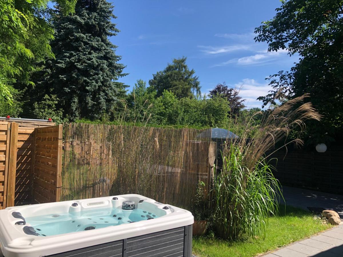 Gartenloft Mit Outdoor Whirlpool Und Garten Petershagen-Eggersdorf Extérieur photo